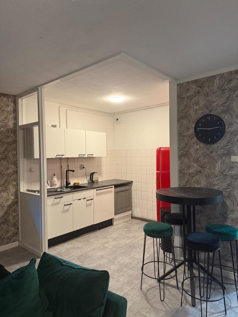 Stylish LED Studio Balcony Swing Parking by Door Apartment in Rotterdam