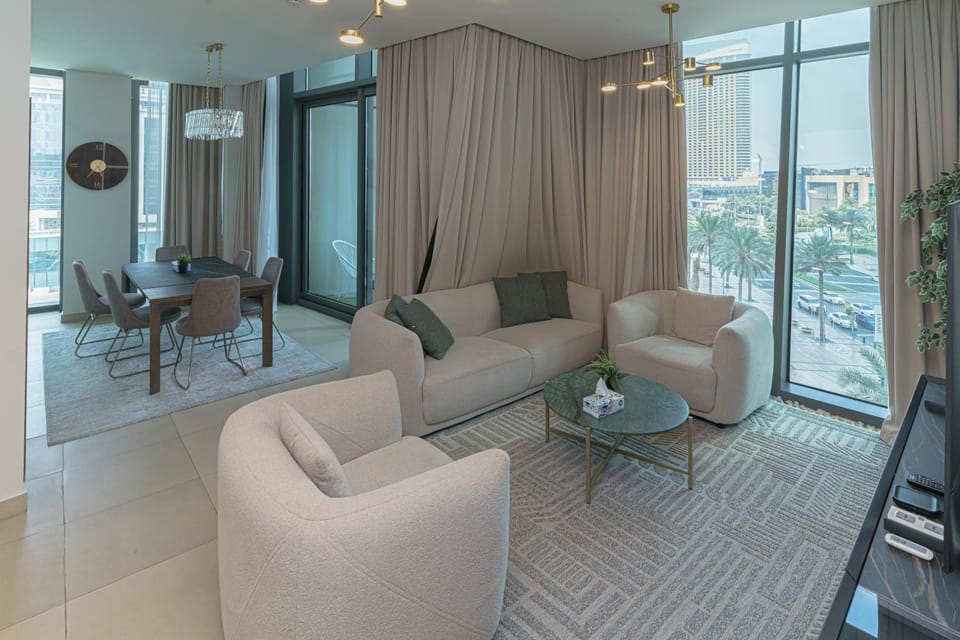 Rovostays Private Room in Luxury Burj Vista Apartment with Burj Khalifa View Apartment in Dubai