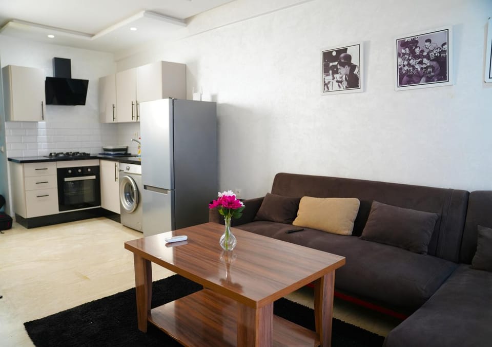 TV and multimedia, Kitchen or kitchenette, Living room, Seating area, Dining area, Breakfast, oven, pet friendly, stove, kitchen