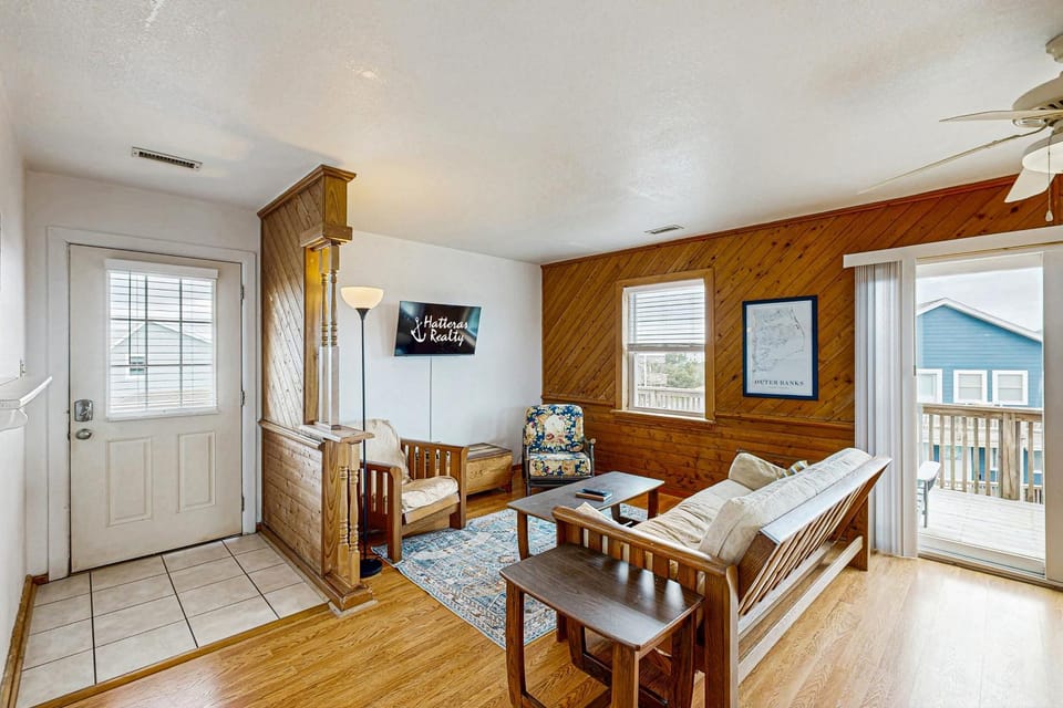 AV101B Tarpon Drive Hideaway Unit B House in Avon