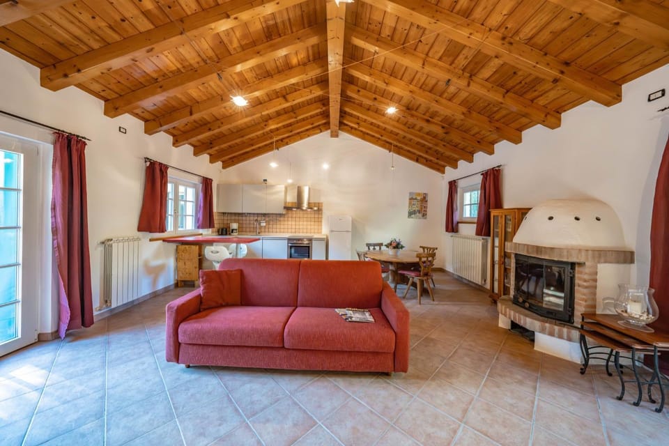 Living room, Seating area, fireplace