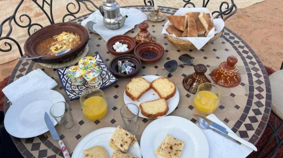 Food and drinks, Food, Breakfast, Continental breakfast, Drinks