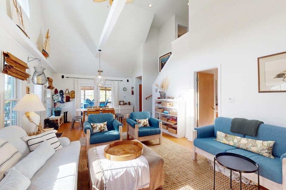 AV108 Aloha Banks House in Avon