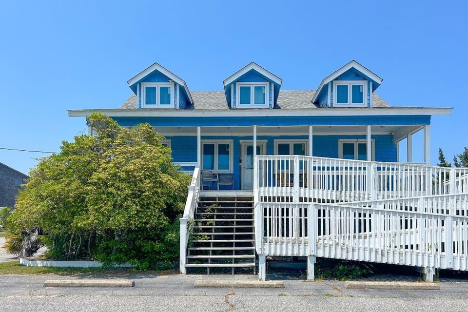 AV109 Sunset Sound Escape House in Avon