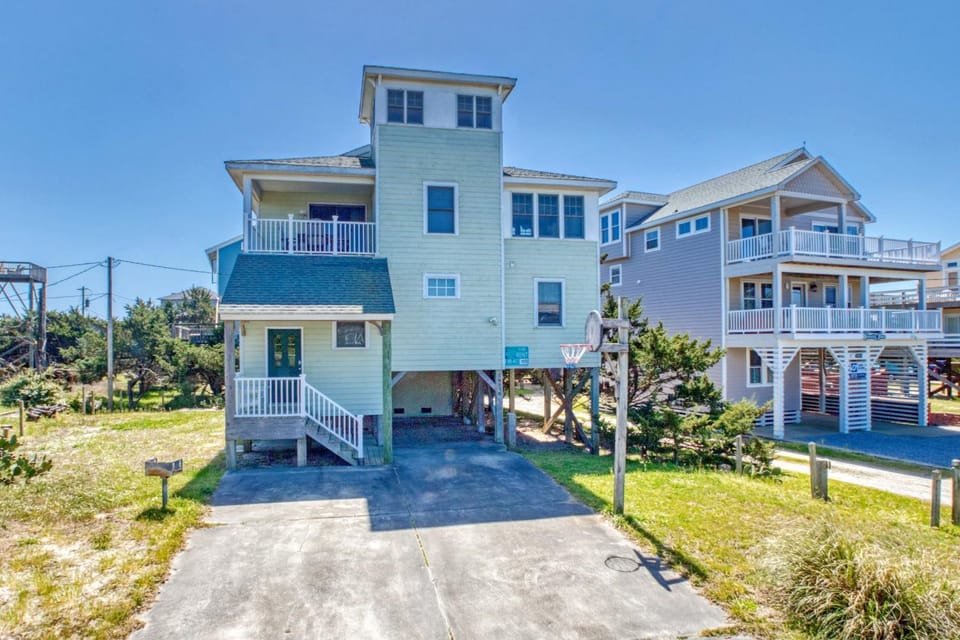 AV113 Sea Tower 113 House in Avon