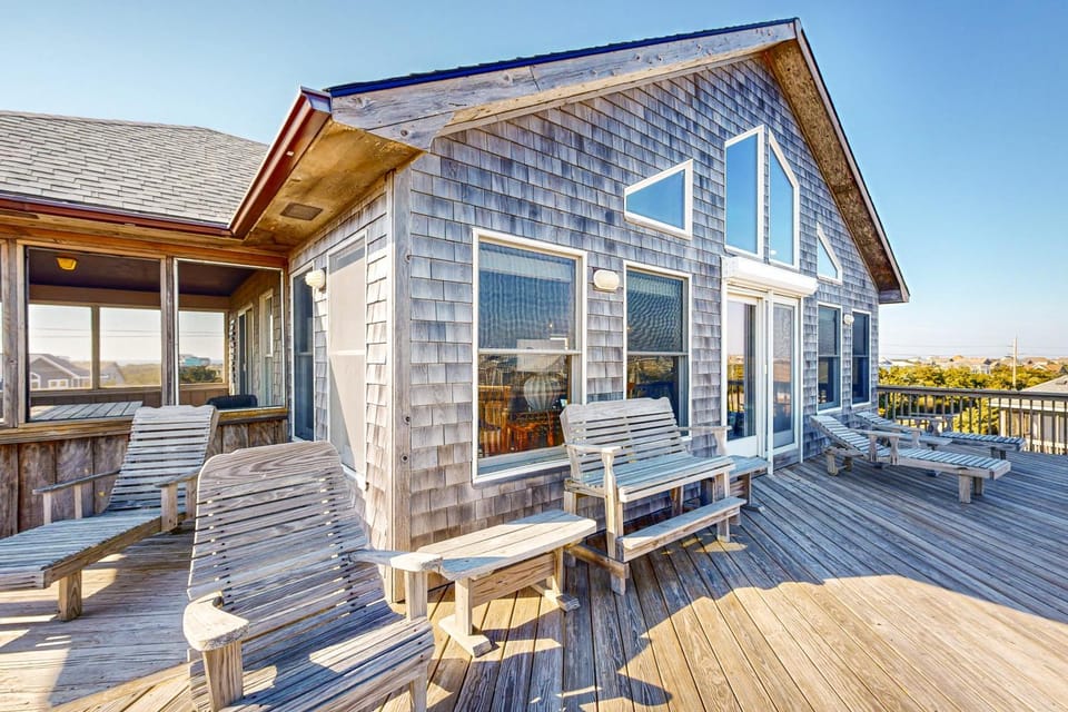 AV146 Rogue Wave 146 House in Avon