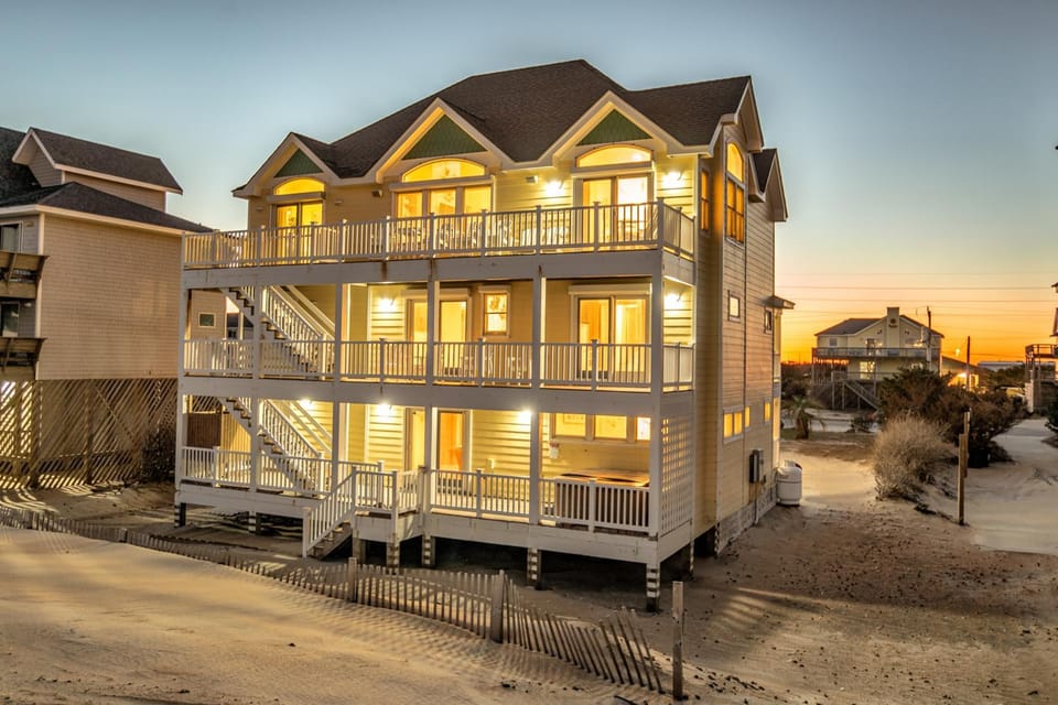 AV220 Coastal Charm 220 House in Avon