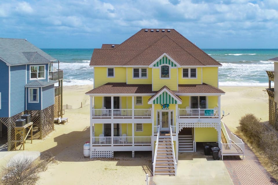 AV220 Coastal Charm 220 House in Avon