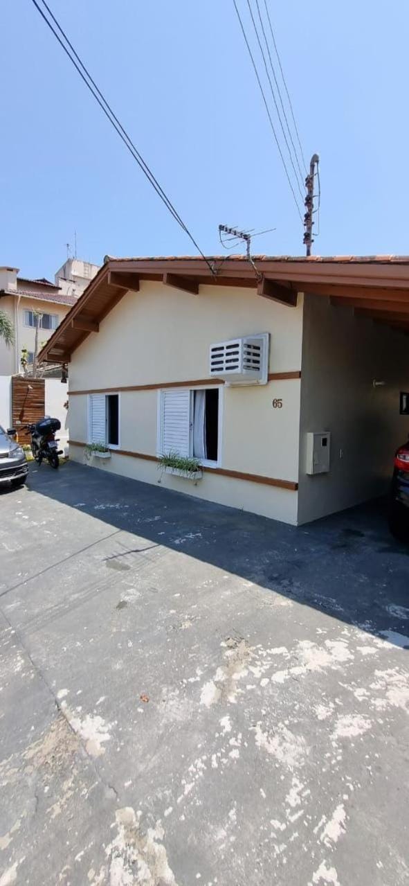 A 1 Min da Praia! Casa Ampla para 10 Pessoas House in Florianopolis