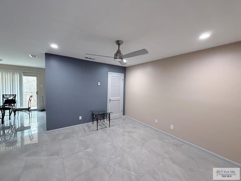 305 Calle Amistosa Apartment in Brownsville