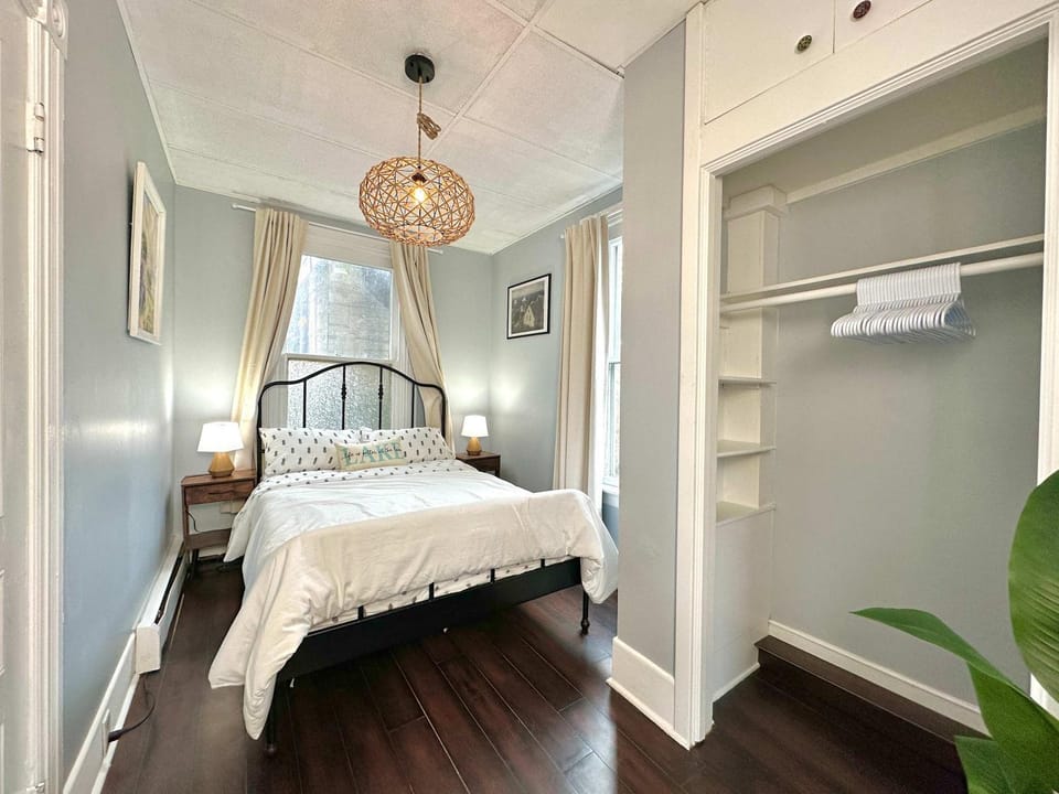 Bedroom, wardrobe