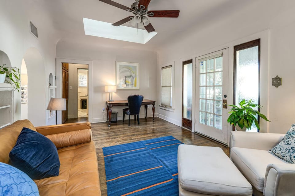 2 Mi to Downtown: Pet-Friendly Home in Phoenix! House in Phoenix