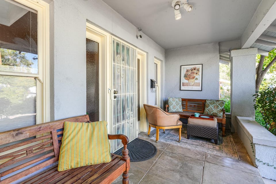 2 Mi to Downtown: Pet-Friendly Home in Phoenix! House in Phoenix
