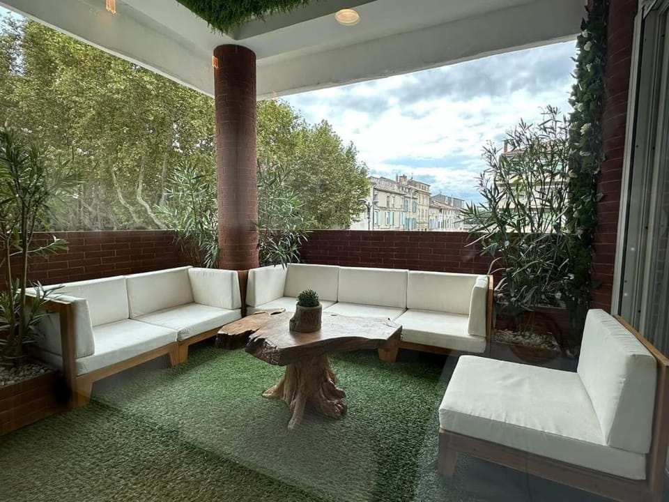 Loft atypique avec jacuzzi Apartment in Tarascon