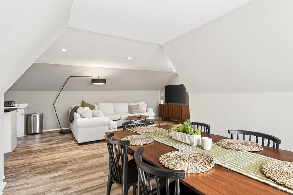 Upper Apt 5 Min to Holiday Valley 2 King Beds Apartment in Great Valley