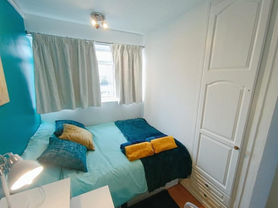 Bed, Bedroom, wardrobe