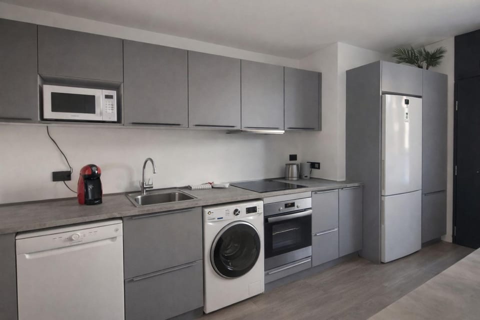 Modern Apartment near Madrid Airport Barajas Apartment in Madrid