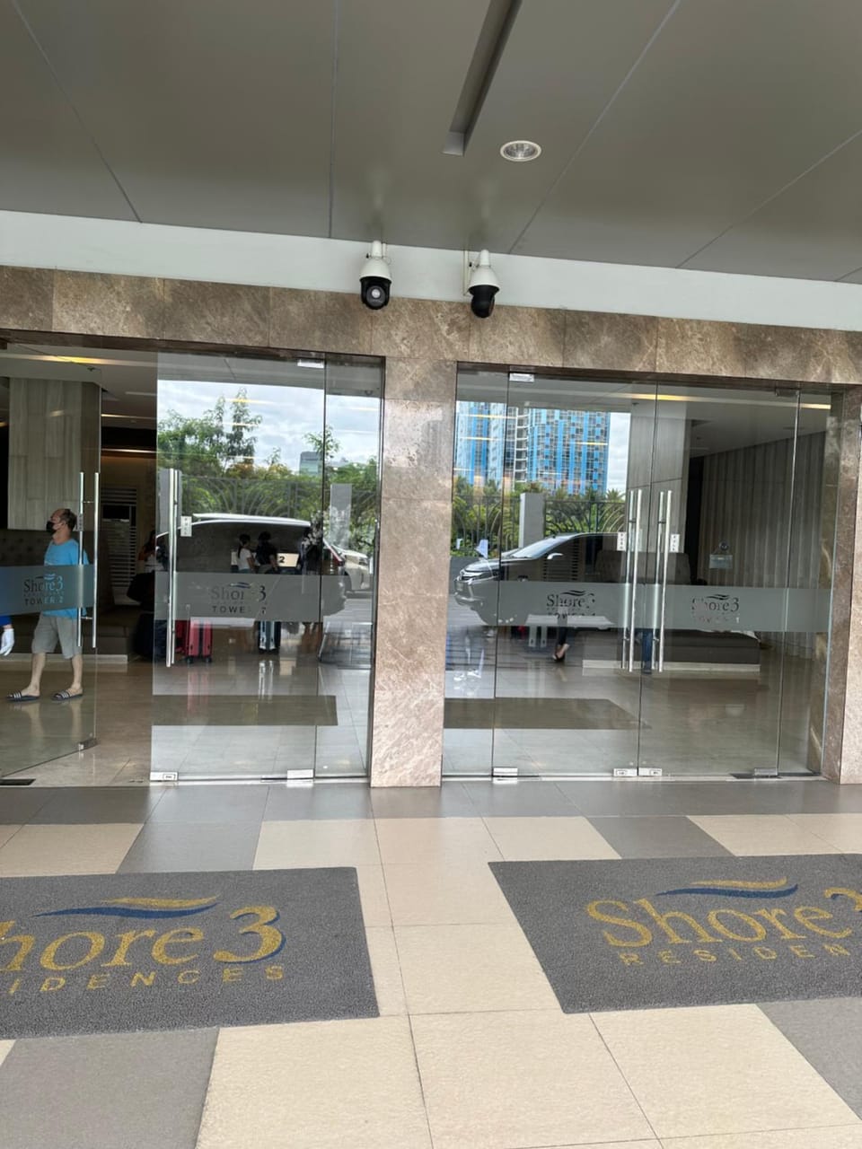 Gateway mall of asia shore 3 near Airport Malls Apartment hotel in Pasay