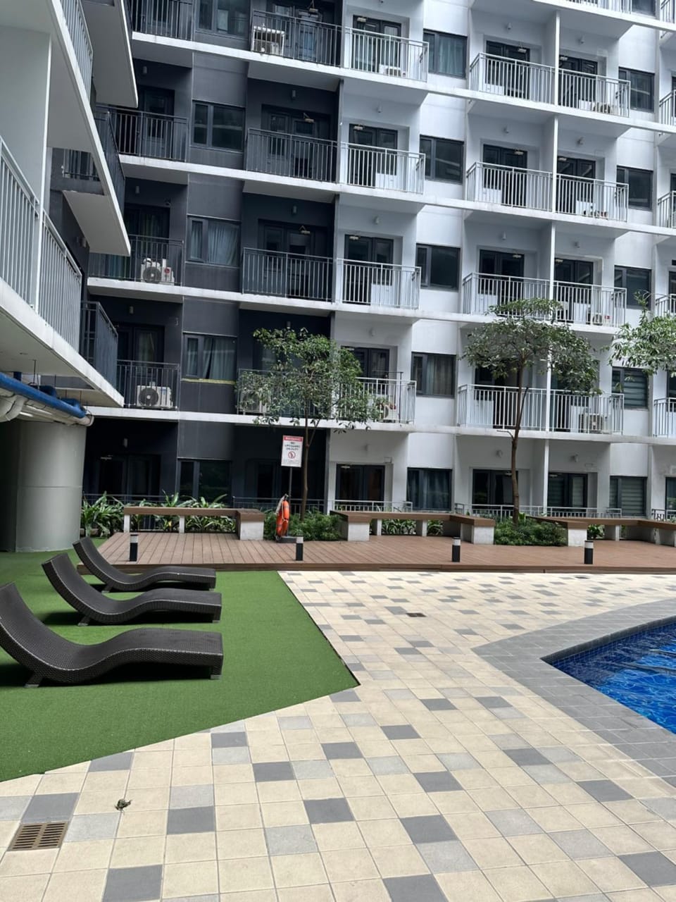 Gateway mall of asia shore 3 near Airport Malls Apartment hotel in Pasay