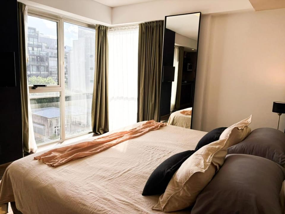 Bed, TV and multimedia, Bedroom