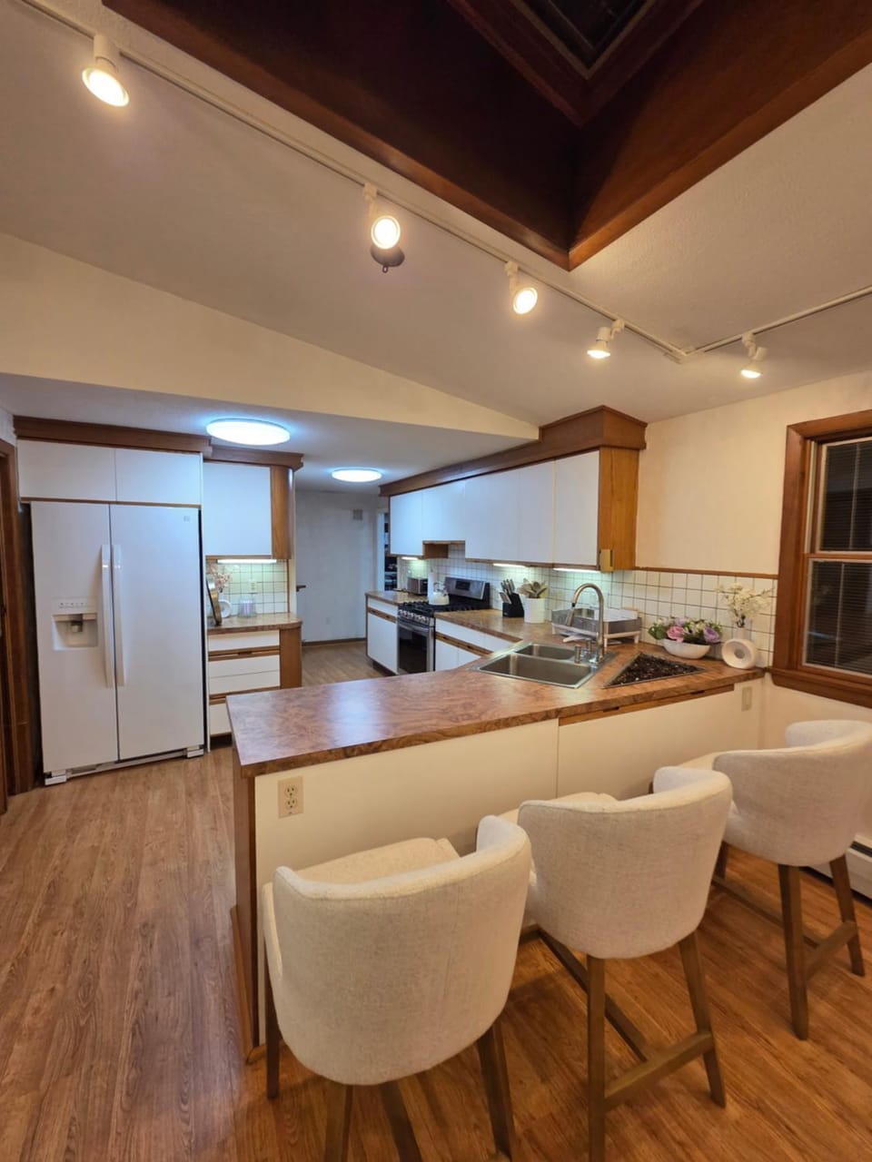 cozy 5bd single -family home in Longmeadow House in Connecticut