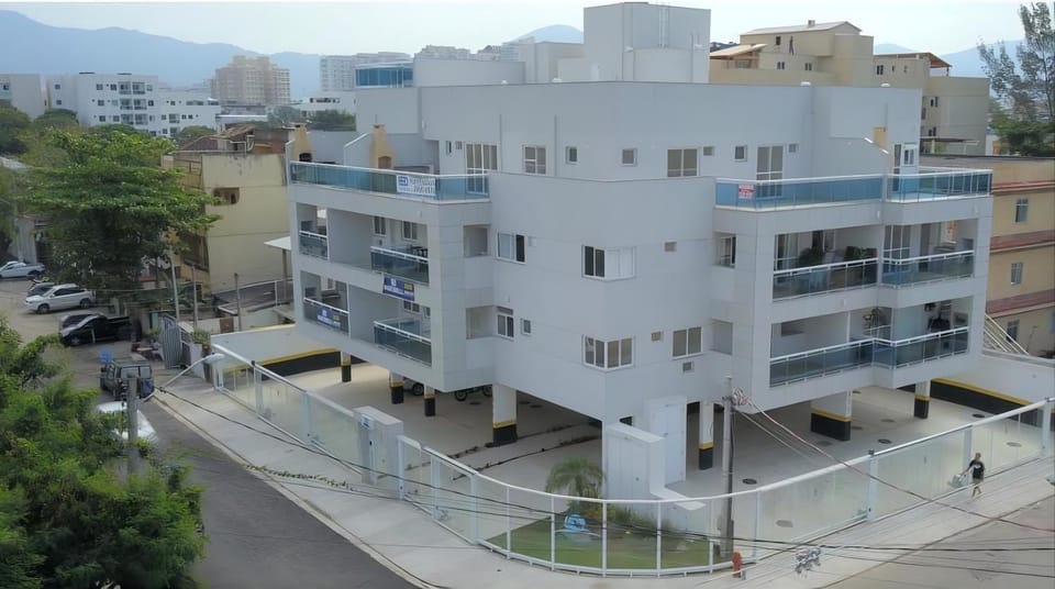 Property building, Location