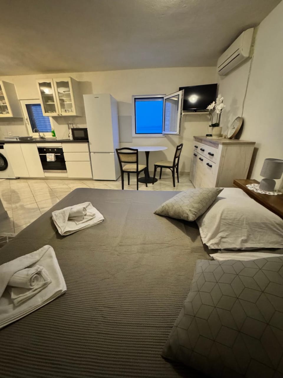 Studio Apartment Rose Apartment in Selca, Brač
