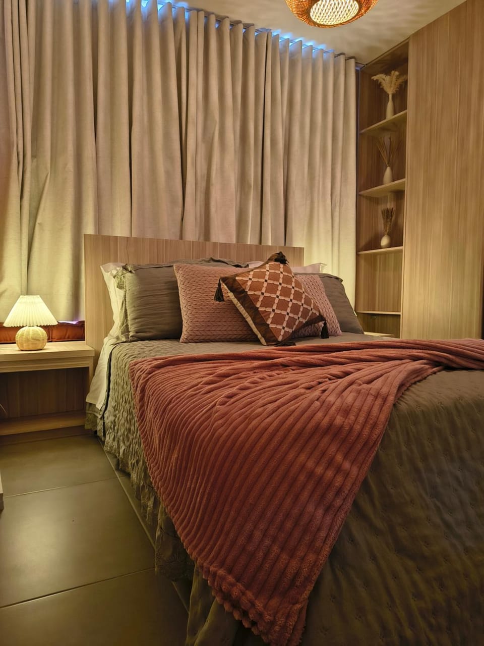Bed, Photo of the whole room, Bedroom, washing machine, washing machine