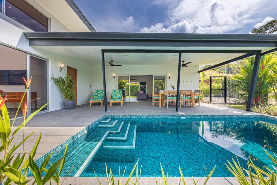 Swimming pool, sunbed