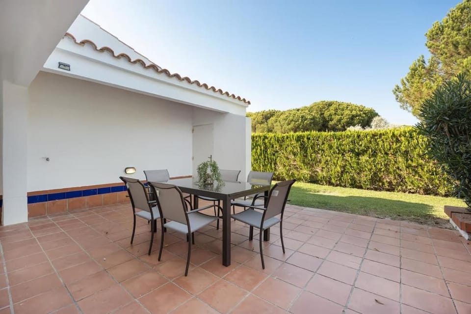Patio, Spring, Day, Garden, View (from property/room), Balcony/Terrace, Living room, Seating area, Dining area, Garden view
