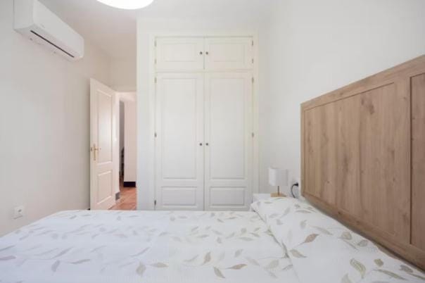 Bed, Photo of the whole room, Bedroom, wardrobe, air conditioner
