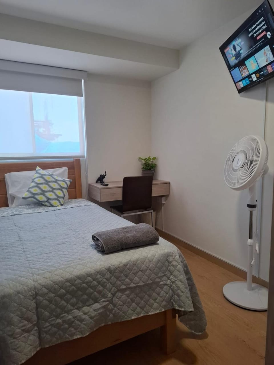 Amplia habitación con baño propio a 20 min del aeropuerto Bed and Breakfast in Lima