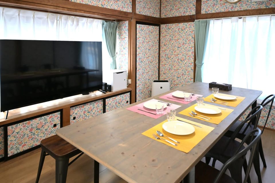 TV and multimedia, Living room, Dining area