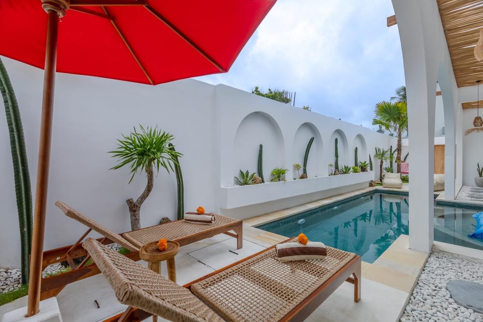 Property building, Pool view, Swimming pool, sunbed