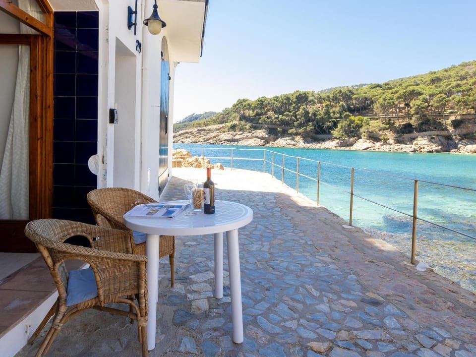 Apartamento en primera línea de Tamariu para 4-6 pers, con AC - HISP-233-477 Apartment in Tamariu