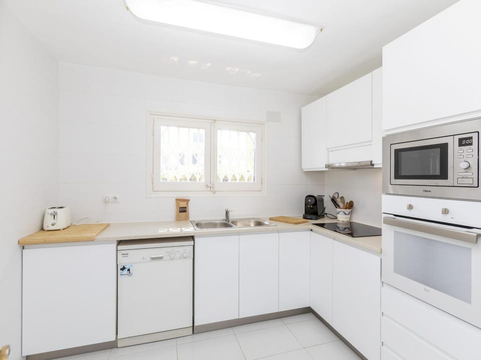 Casa acogedora con jardín privado, cerca de la playa, 3 pisos, garaje y capacidad para 7 personas - HISP-233-554 House in Llafranc