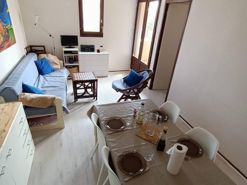 Appartement Coquet à Saint Pierre La Mer avec Piscine et Parking - FR-1-619-155 Apartment in Fleury