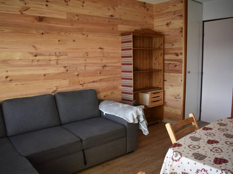Agréable studio cabine à Font-Romeu, confort 4 personnes, lumière plein sud - FR-1-580-149 Cabin in Bolquère