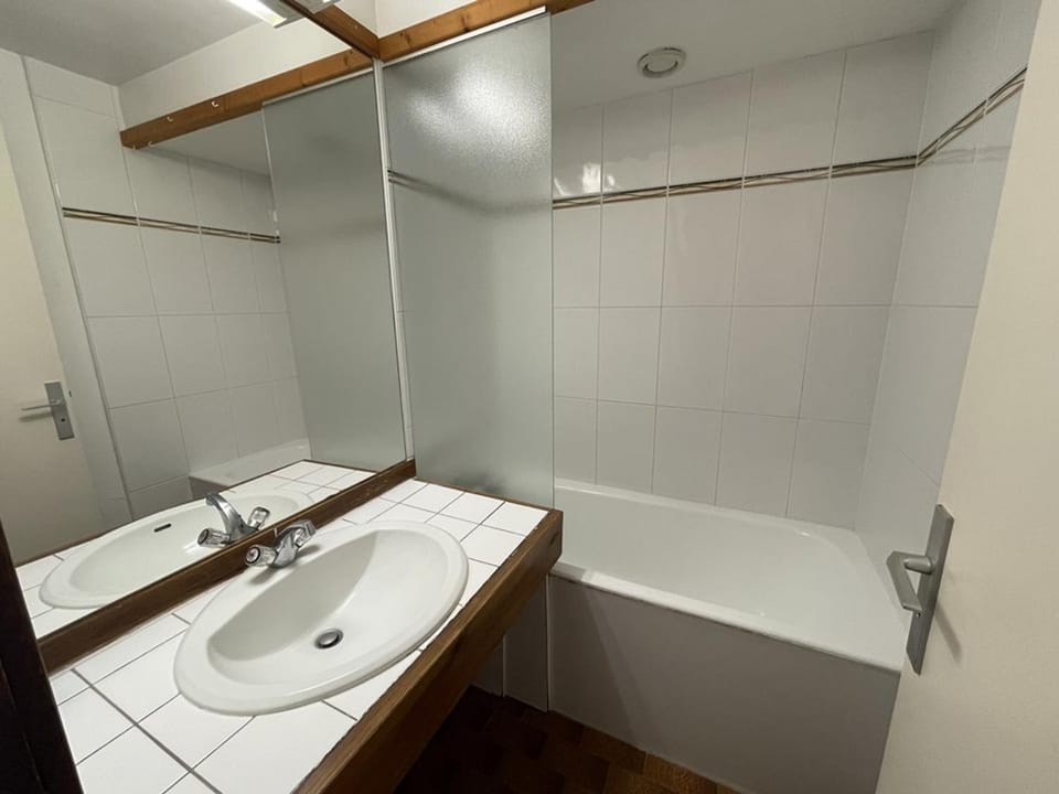Studio Cosy avec Balcon au 2e Étage, Le Lioran - FR-1-787-147 Apartment in Auvergne-Rhône-Alpes