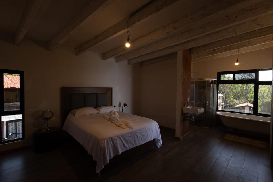 Toilet, Bed, Bathroom, Photo of the whole room, Bath, towels