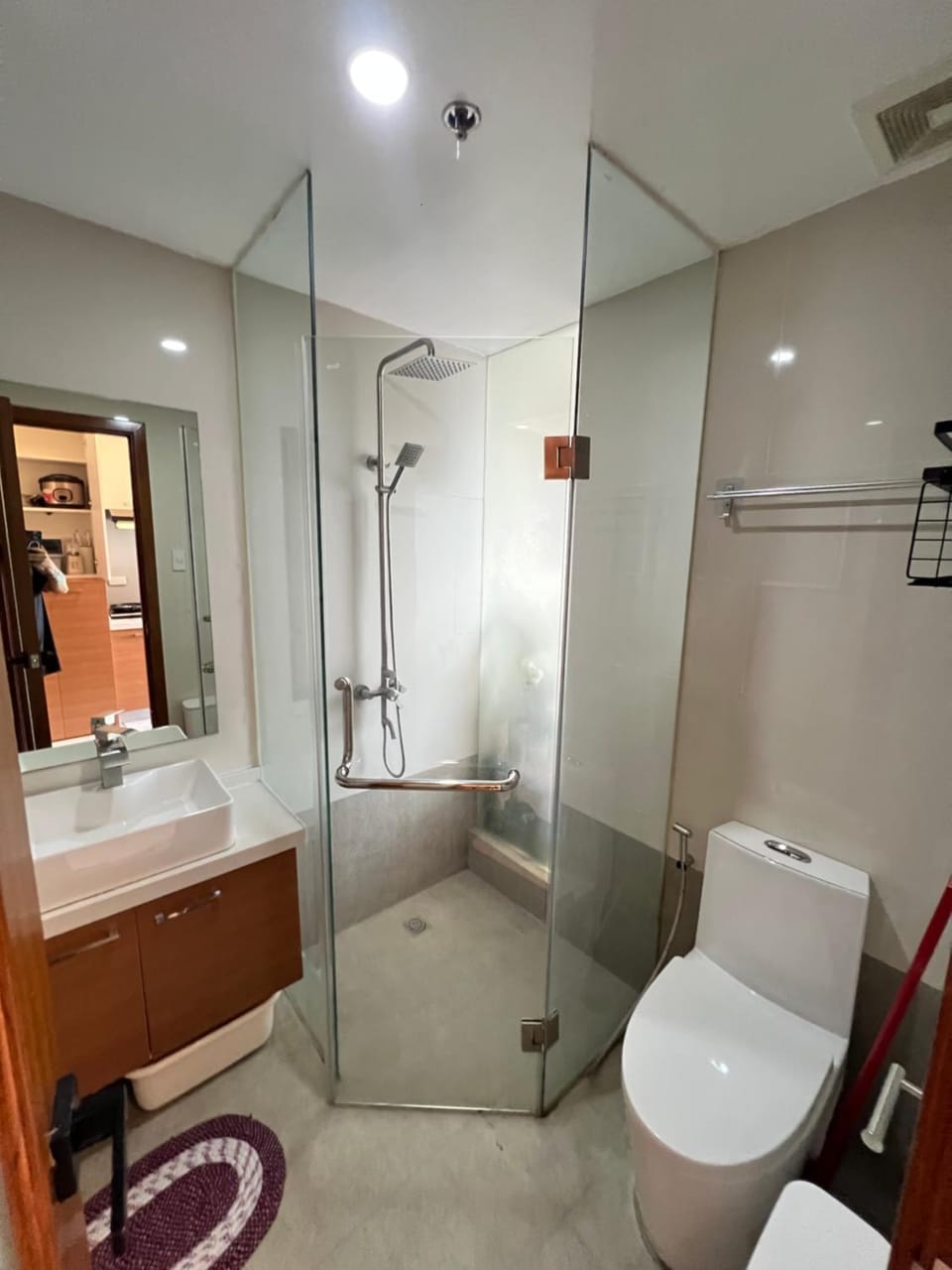 Shower, Toilet, Bathroom, bidet, towels