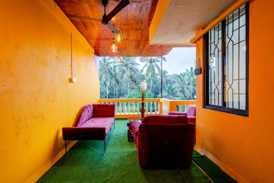 View (from property/room), Balcony/Terrace, Seating area