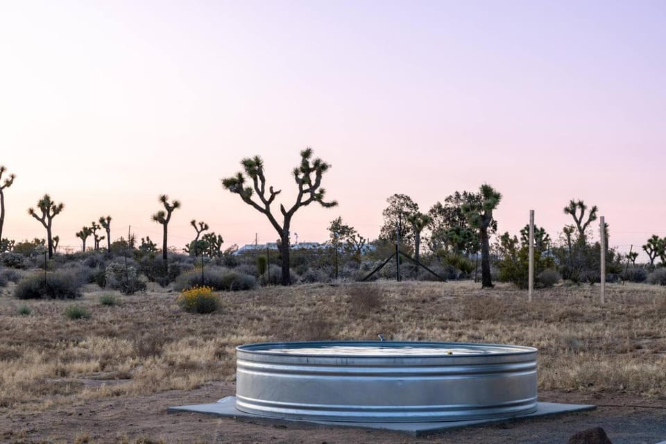 The Gypsy Lou with Stargazing - Cowboy Pool - Spa - Soaking Tub House in Yucca Valley