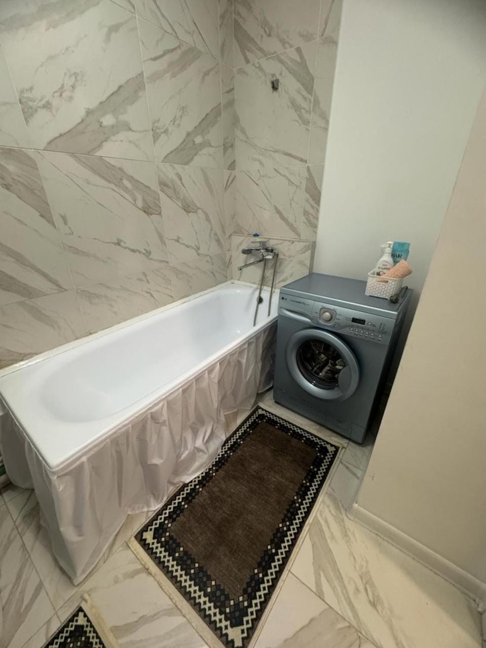 Hot Tub, Bathroom, Bath, washing machine, dryer