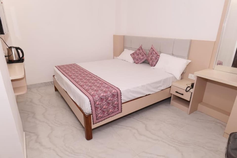 Vaishnavi Grand Bed and Breakfast in Varanasi