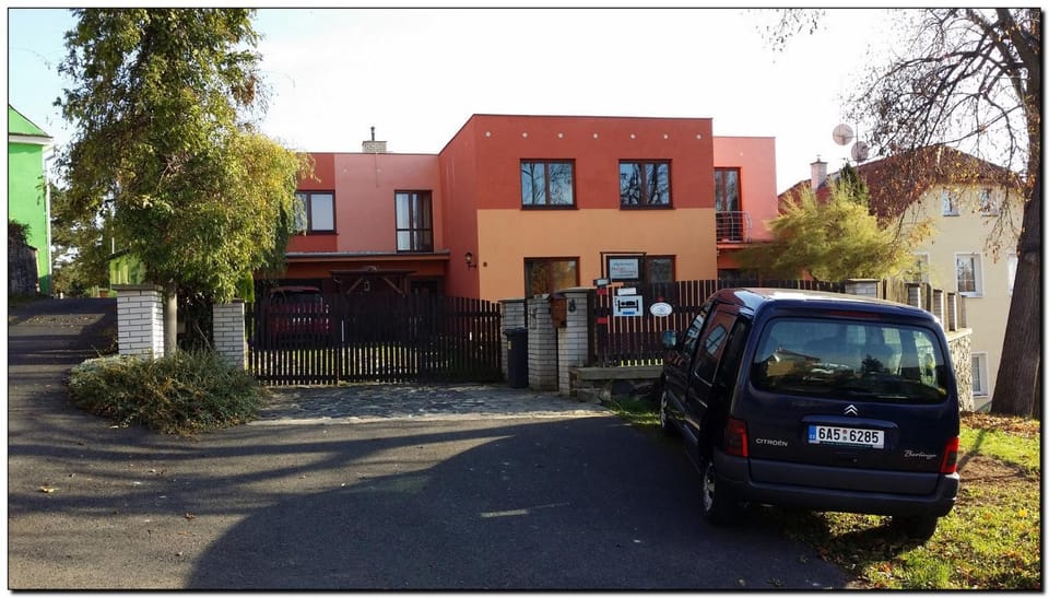 Property building, Neighbourhood