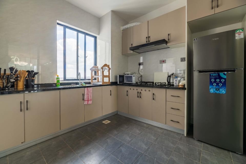 Executive living two bedroom apartment with fully equipped gym swimming pool children playing ground and amazing scenic city views Apartment in Nairobi
