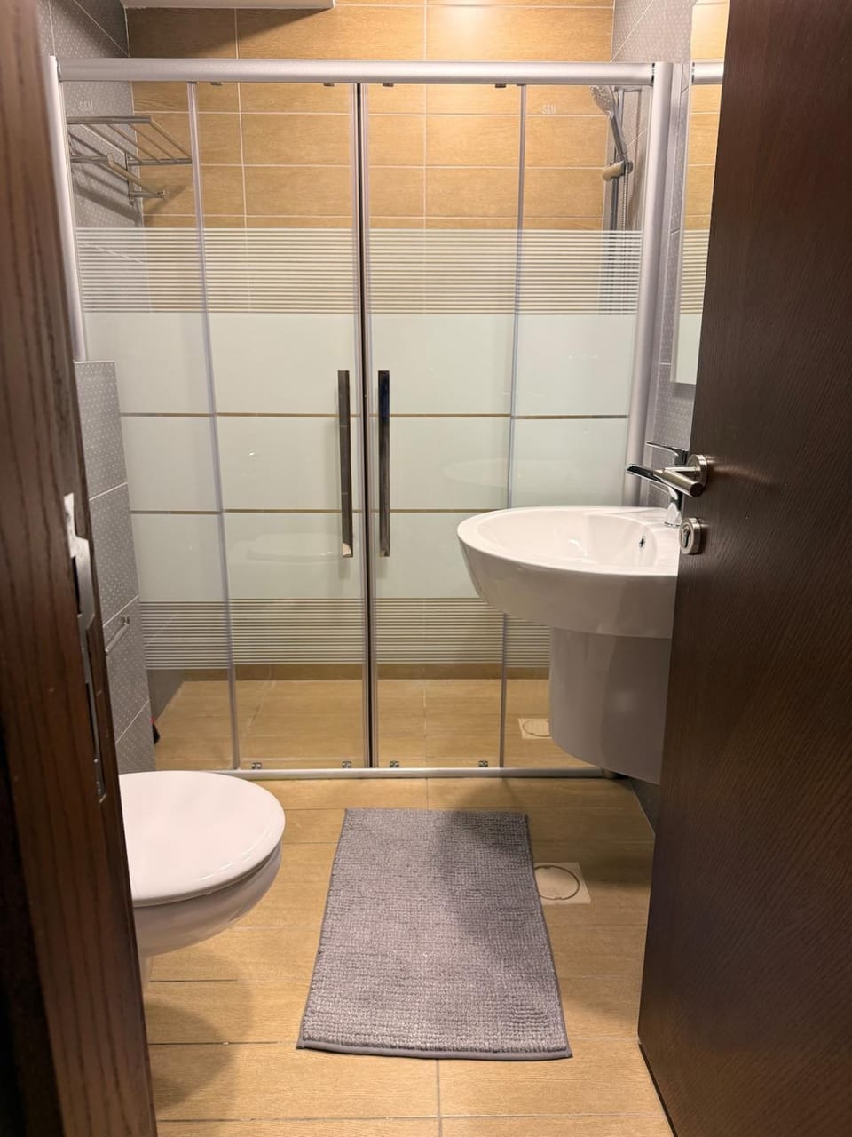 2 BR 100 sqm Modern Apt Abdoun Apartment in Africa