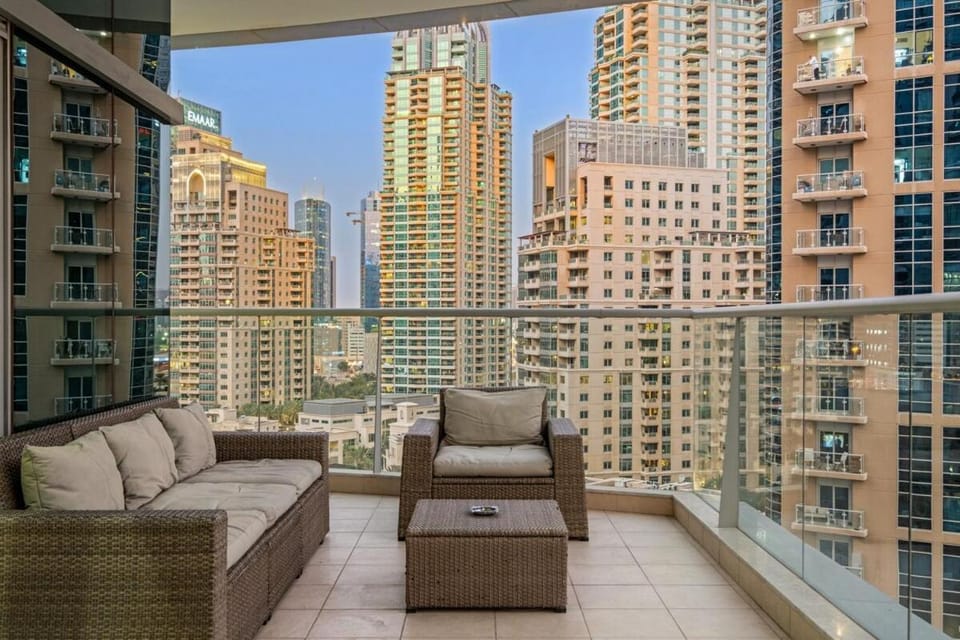 FIRST CLASS 2BR Spectacular Marina Views Apartment in Dubai
