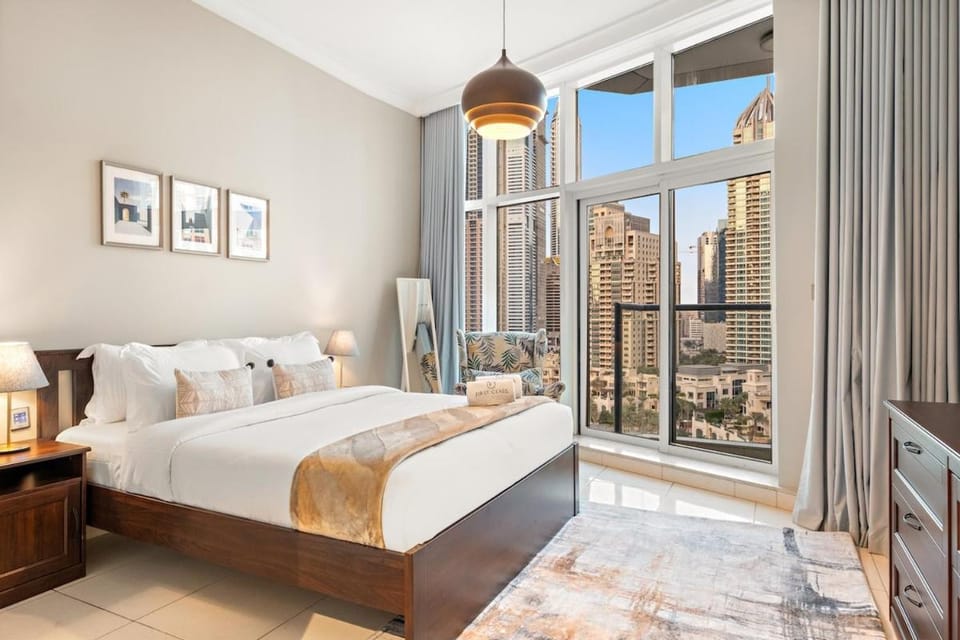 FIRST CLASS 2BR Spectacular Marina Views Apartment in Dubai